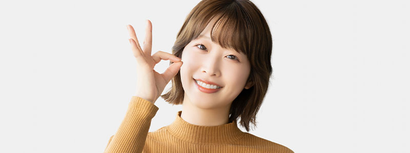 OKサインをしている女性